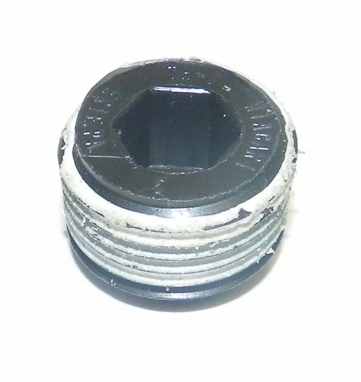 267000469 Пробка корпуса