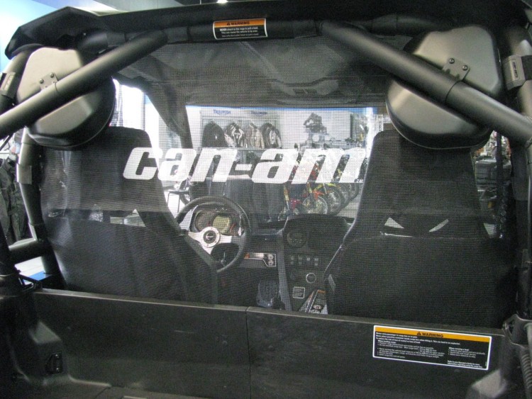 715001193 Rear wind screen 2012  Задняя защитная сетка салона
