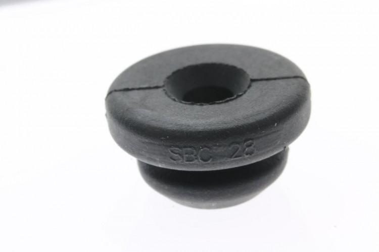 705001119 GROMMET - RUBBER  Резиновая уплотняющая втулка заднего фонаря, т.м