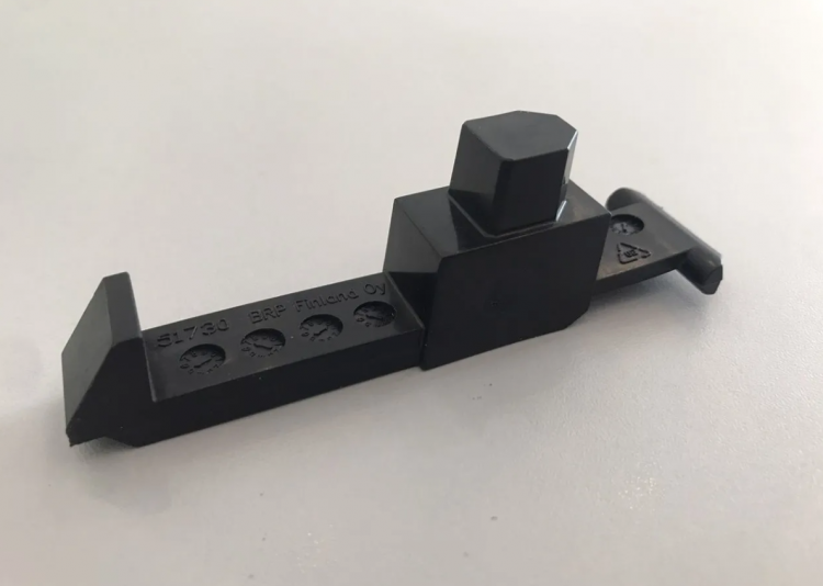 517306019 Защелка 517305757