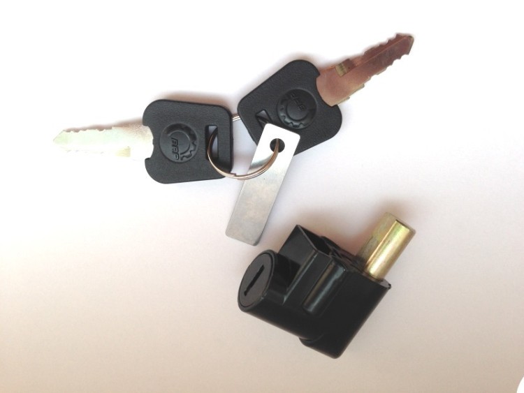 707000666 CADENAS        *LOCK